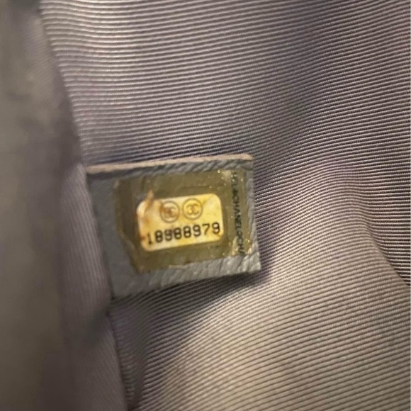 Chanel Boy Bag - Old Medium - Picture 4 of 6